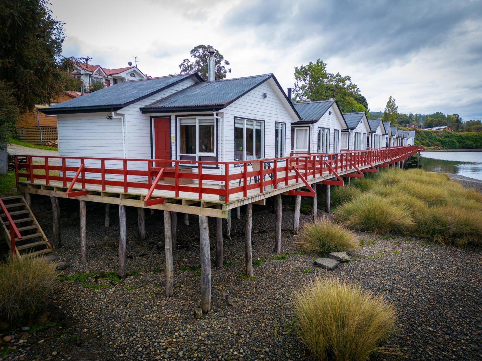 Cabanas Palafitos Dalmacia Кастро Экстерьер фото